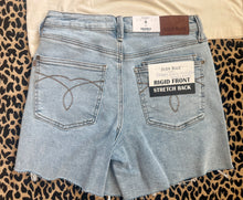 Load image into Gallery viewer, Judy Blue - Mr. Rigid Magic Dad Shorts
