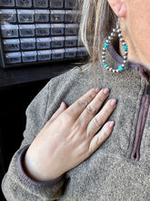 Load image into Gallery viewer, Turquoise &amp; 6MM Teardrops
