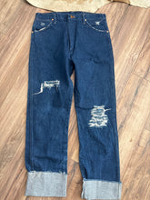 Load image into Gallery viewer, Vintage Wranglers - Women’s 10/12 - LONG #8
