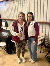 Load image into Gallery viewer, Basic B Sweatshirt
