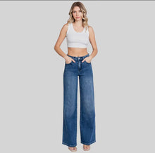 Load image into Gallery viewer, High Rise Comfort Stretch Wide Leg Jeans
